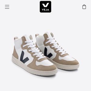Women’s Veja Sneakers (unused) - Size 8